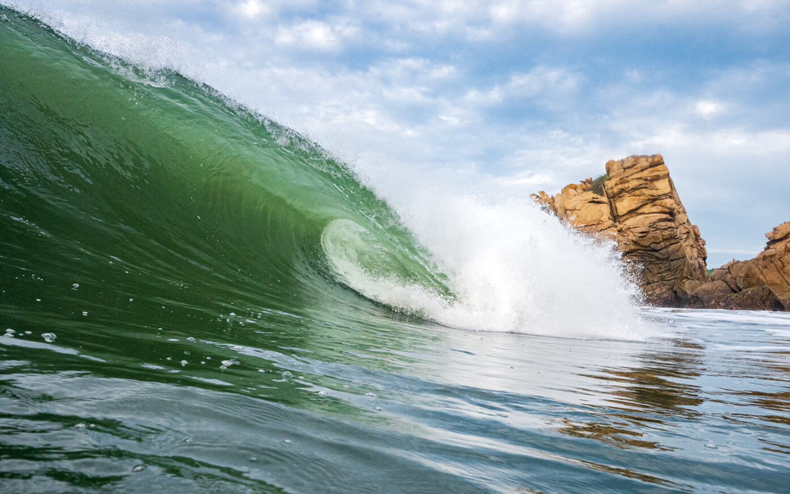 SURF CAMP