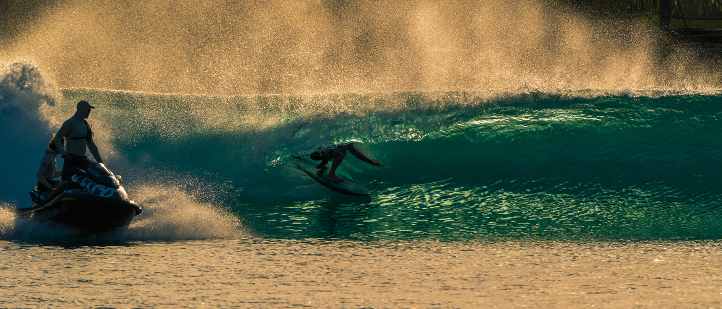 ESCALA EXCLUSIVA: SURF ABU DHABI 1
